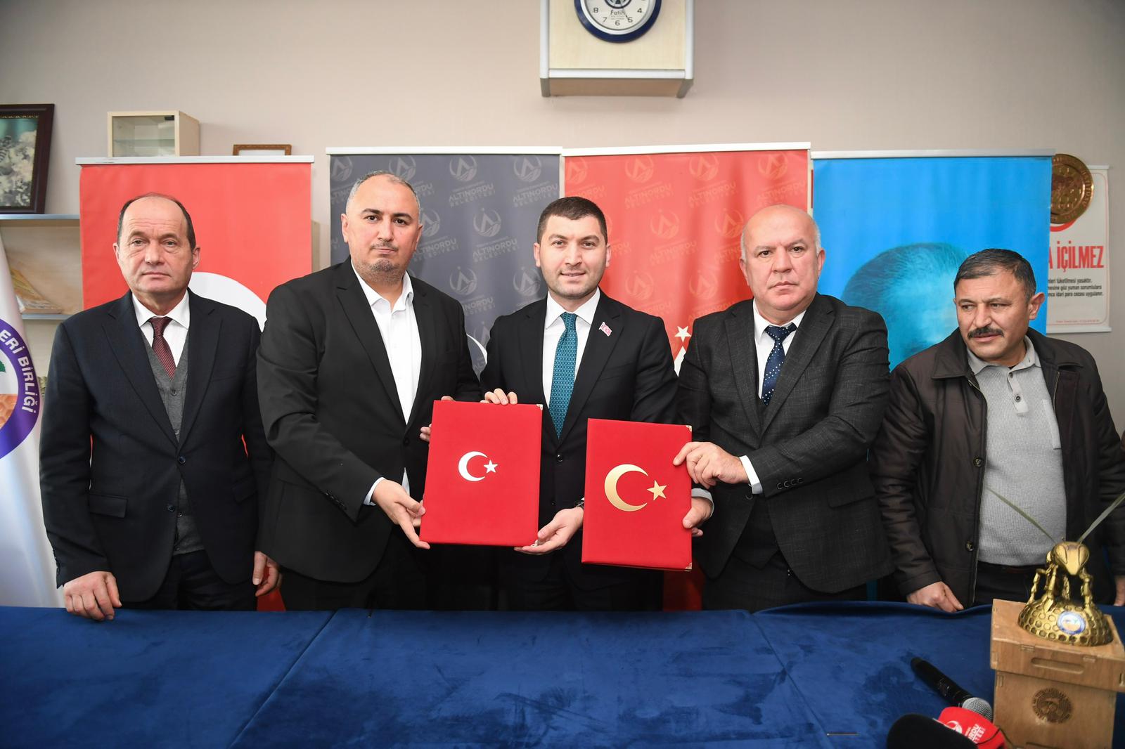 ALTINORDU BELEDİYESİ’NDEN ARICILARA VARROA İLAÇ DESTEĞİ