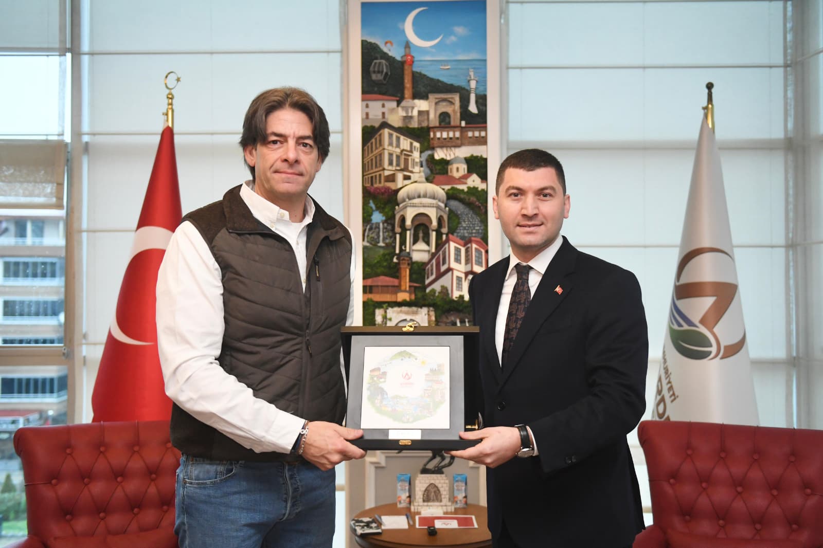 ALTINORDU BELEDİYESİ ÜRETİCİYİ DESTEKLİYOR