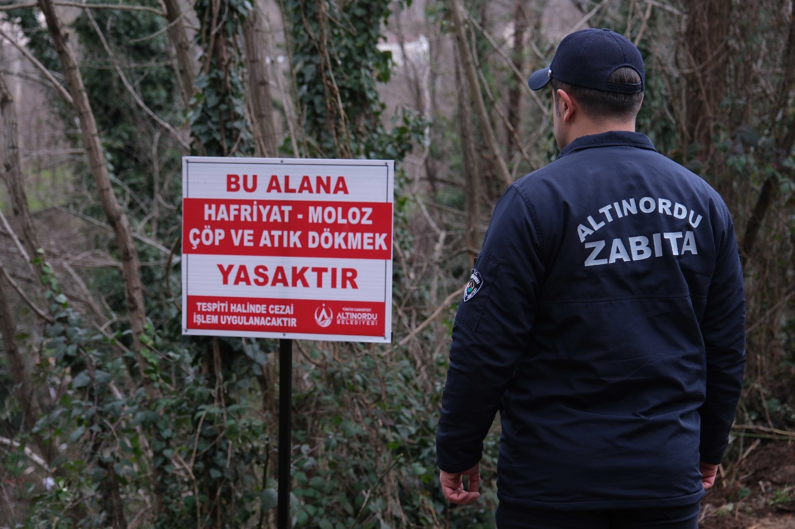 DEDEKTİF GİBİ ÇALIŞIP ÇEVREYİ KİRLETEN ŞAHSI TESPİT ETTİLER