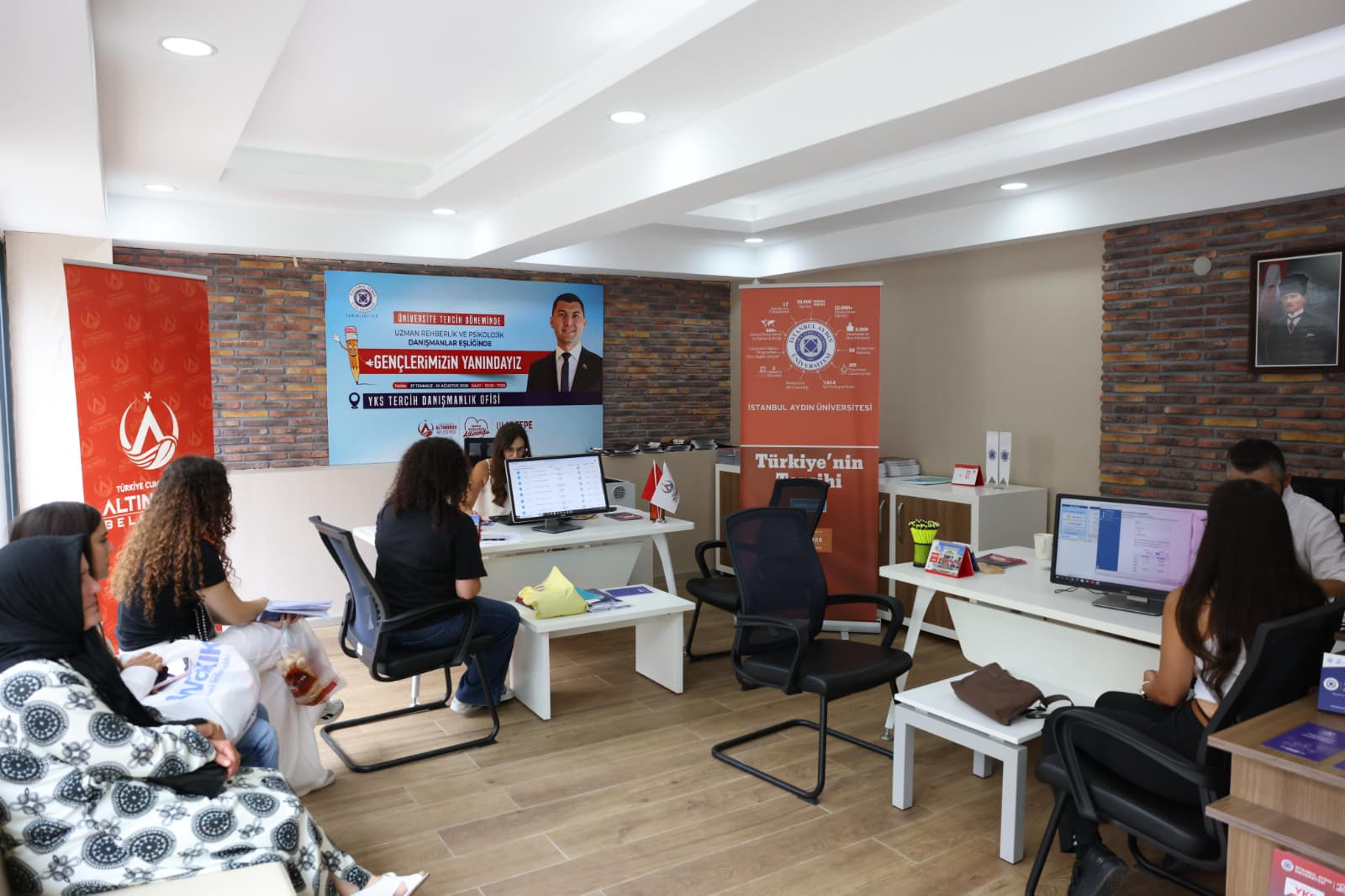 ALTINORDU BELEDİYESİ YÜZLERCE ÜNİVERSİTE ADAYINA TERCİH DANIŞMANLIĞI