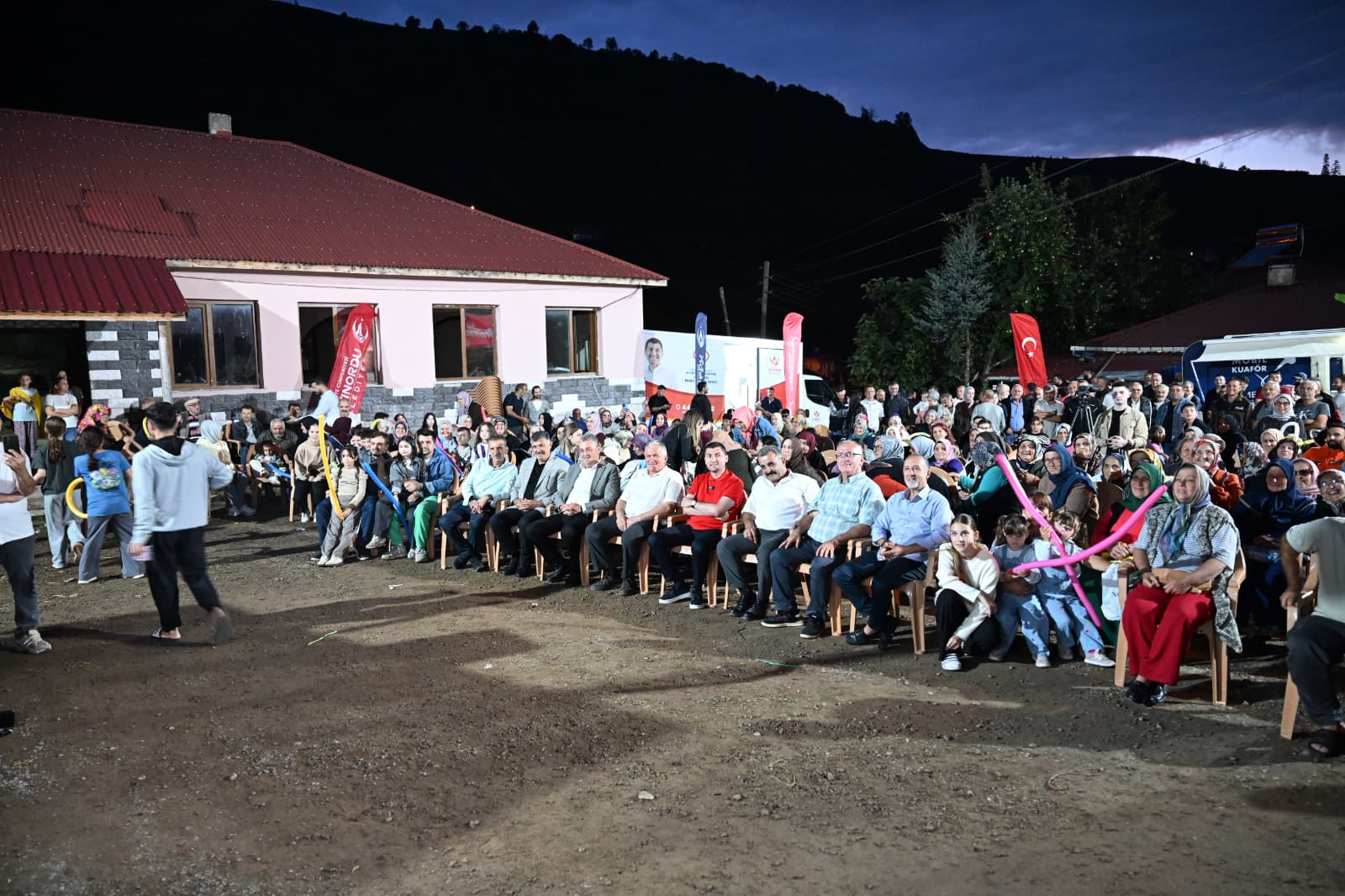 KARAOLUK’TA YER YERİNDEN OYNADI