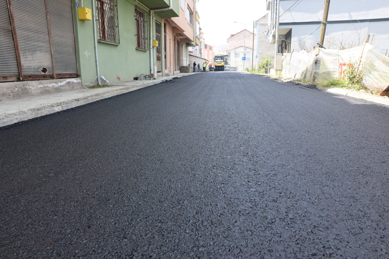 ALTYAPISI GÜÇLENDİRİLEN ŞEHİT ÖMER İNCE SOKAK ASFALTLA BULUŞTU