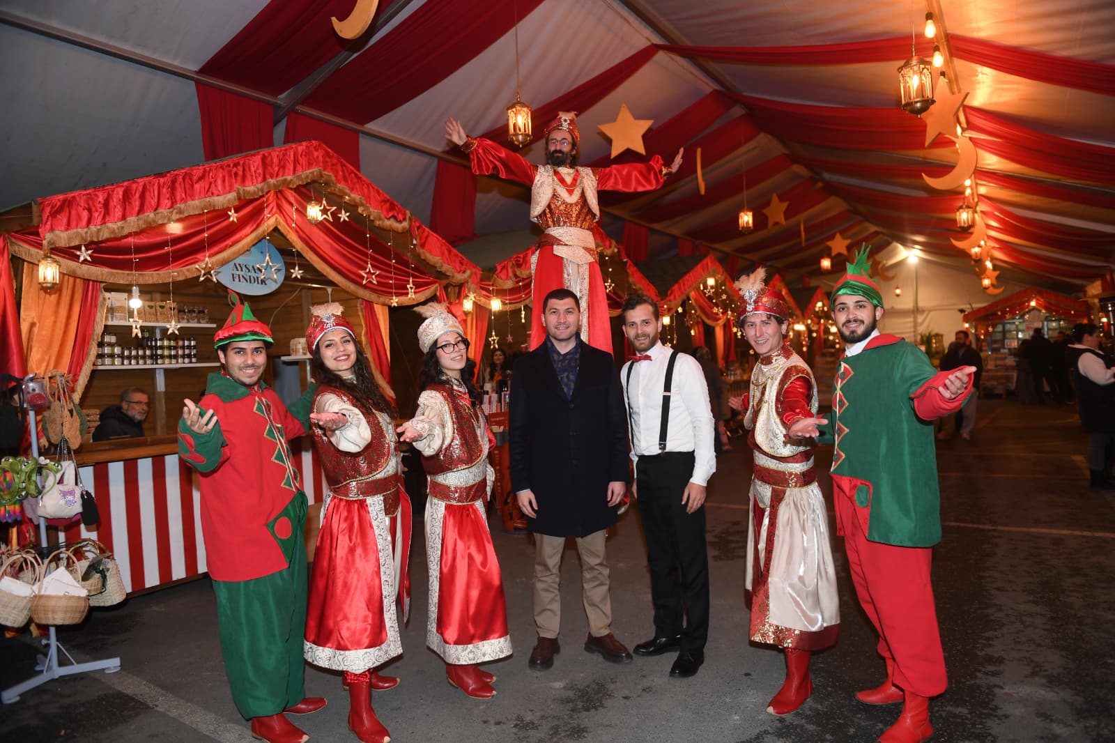 ON BİNLERCE VATANDAŞ GELENEKSEL RAMAZAN ETKİNLİK ALANINA AKIN ETTİ