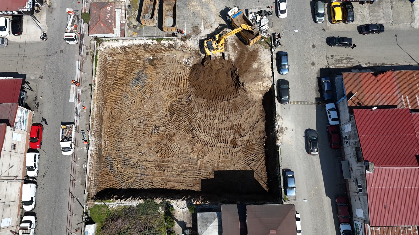 KATLI OTOPARK İÇİN DE İLK KAZMA VURULDU