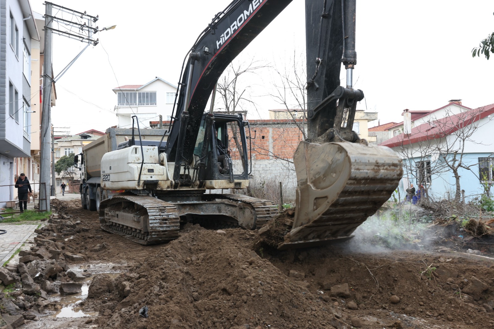 ALTINORDU BELEDİYESİ KARŞIYAKA’DA TAM GAZ ÇALIŞIYOR