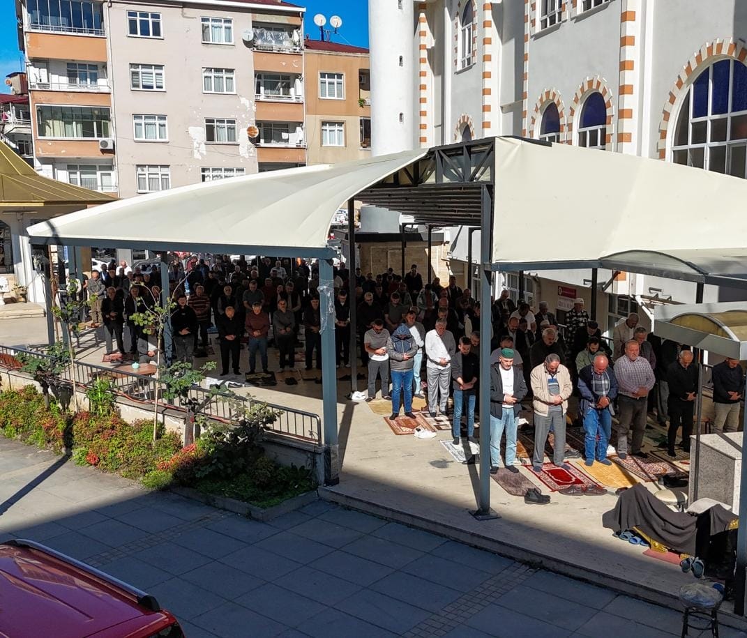 ALTINORDU BELEDİYESİ İMAM HATİP CAMİİ’NE MODERN AÇILIR KAPANIR TENTE SİSTEMİ KURDU