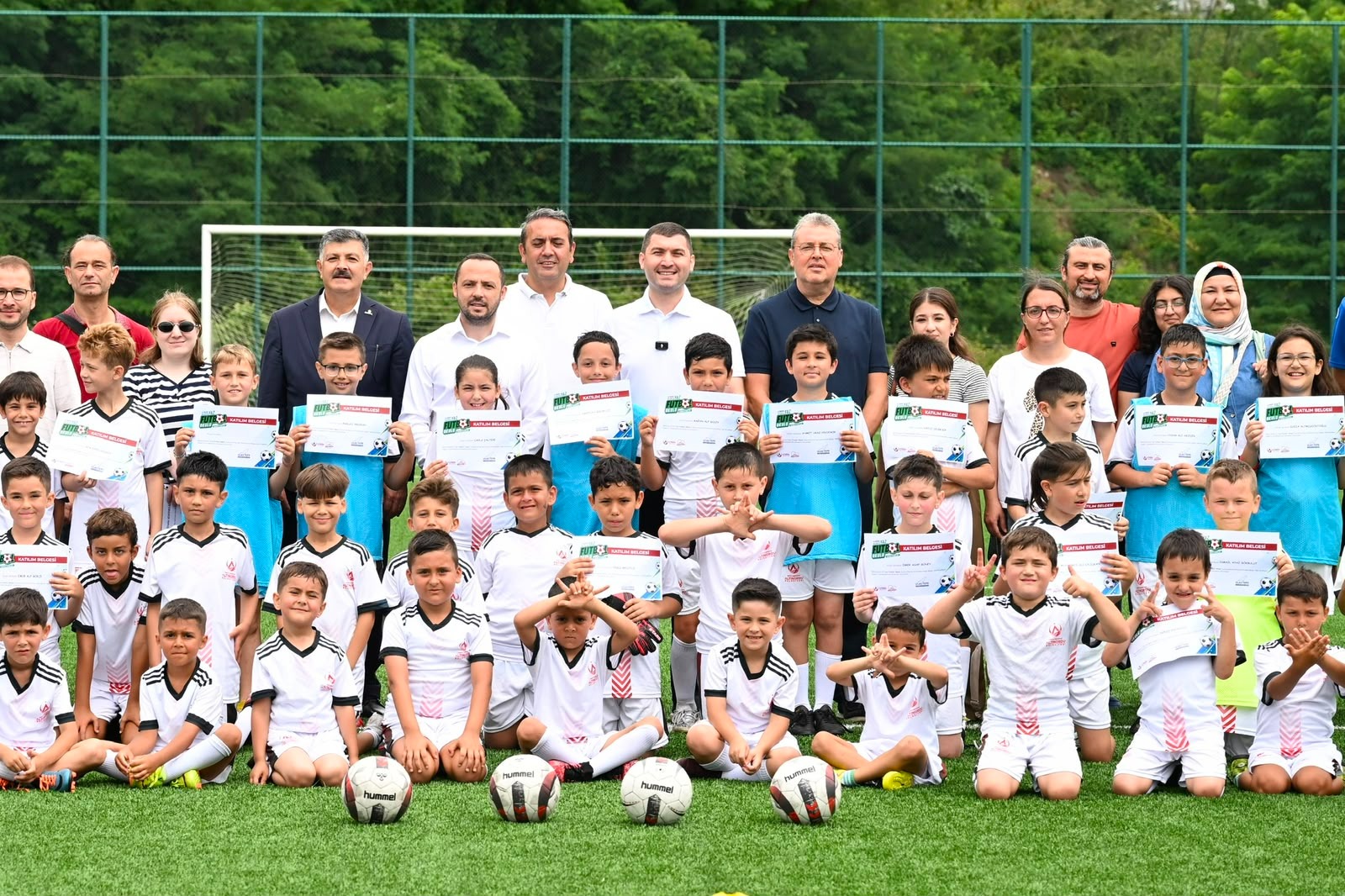 ALTINORDU BELEDİYESİ YAZ FUTBOL OKULU SONA ERDİ