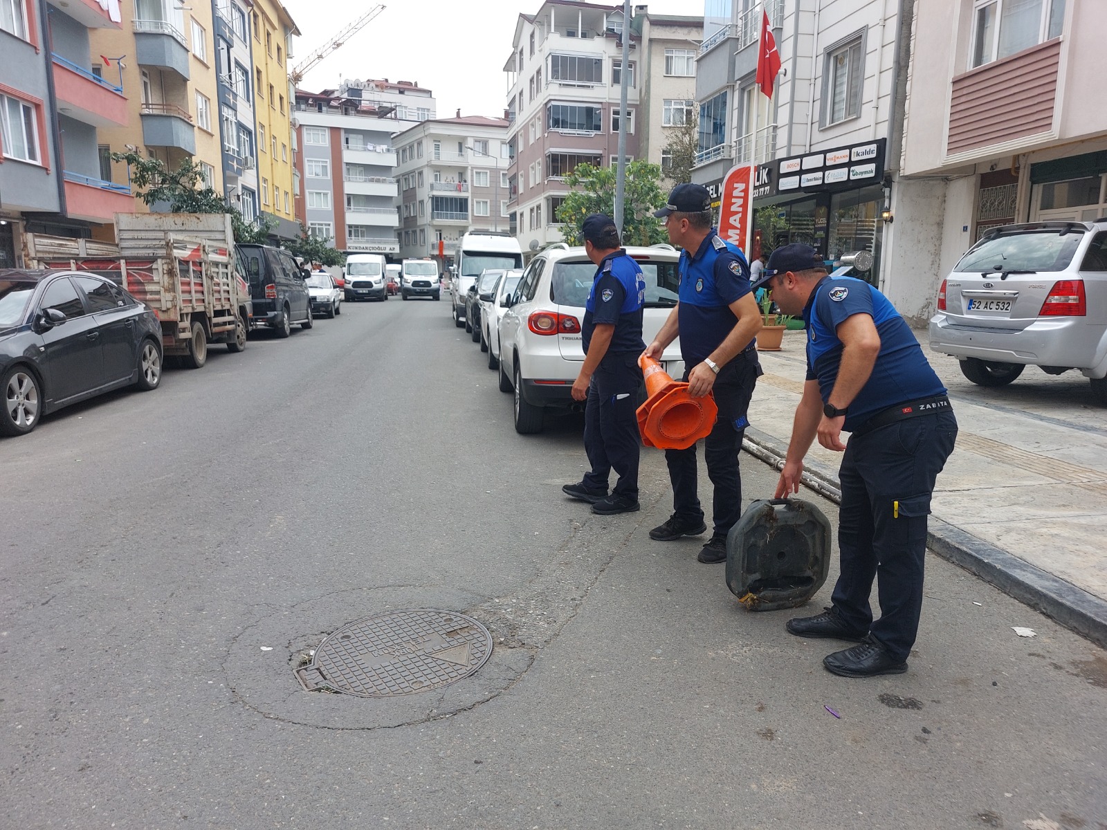 ALTINORDU’DA KALDIRIM İŞGALLERİNE ZABITA DENETİMİ