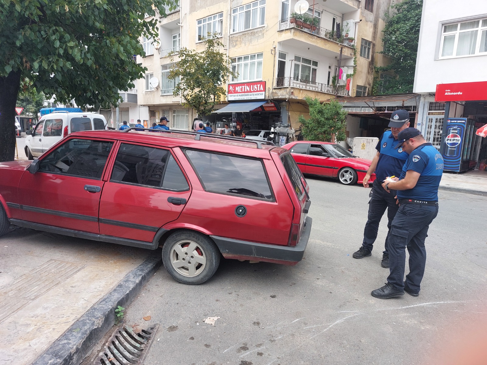 ALTINORDU’DA KALDIRIM İŞGALLERİNE ZABITA DENETİMİ