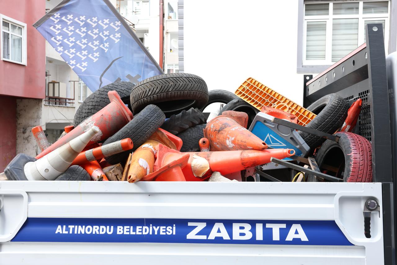 ALTINORDU BELEDİYESİ’NDEN KALDIRIM İŞGALLERİNE SIKI DENETİM