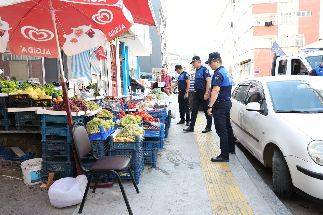 ALTINORDU BELEDİYESİ’NDEN KALDIRIM İŞGALLERİNE SIKI DENETİM