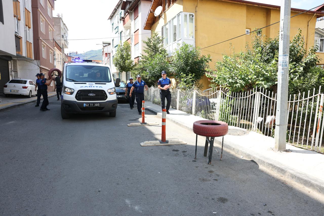 ALTINORDU BELEDİYESİ’NDEN KALDIRIM İŞGALLERİNE SIKI DENETİM