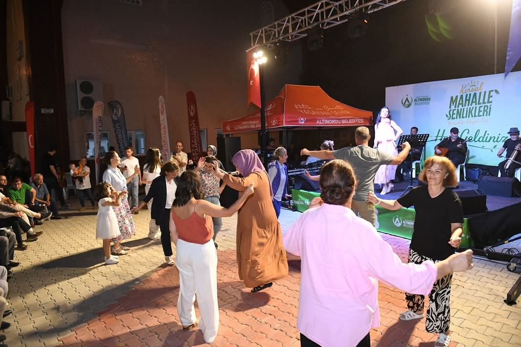 DELİKKAYA MAHALLESİ’NDE DE ŞENLİK COŞKUSU