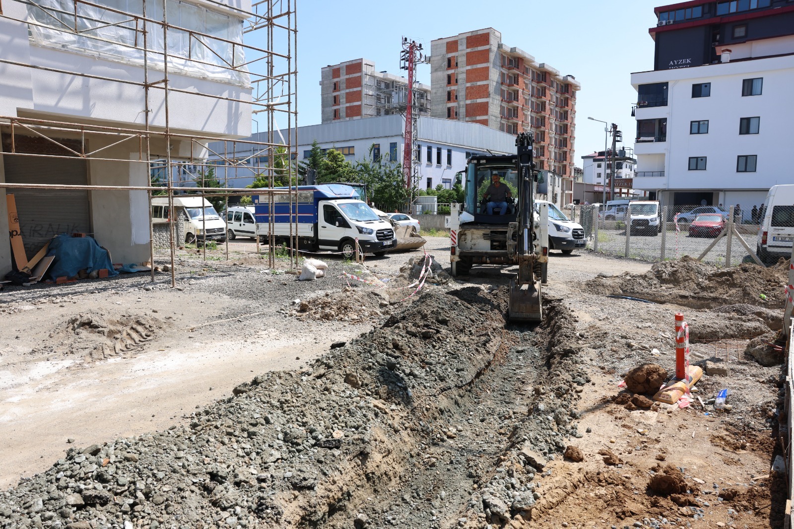 Altınordu Belediyesi Cumhuriyet Mahallesini Sıcak Asfalta Hazırlıyor