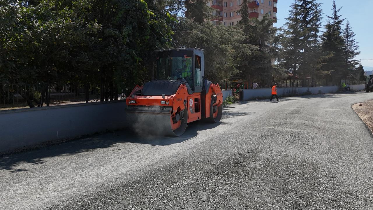 Altınordu Belediyesi Cumhuriyet Mahallesini Sıcak Asfalta Hazırlıyor