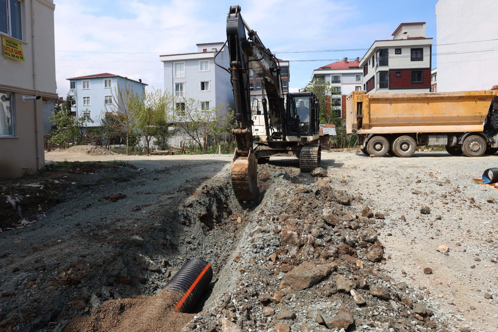 Altınordu Belediyesi Cumhuriyet Mahallesini Sıcak Asfalta Hazırlıyor