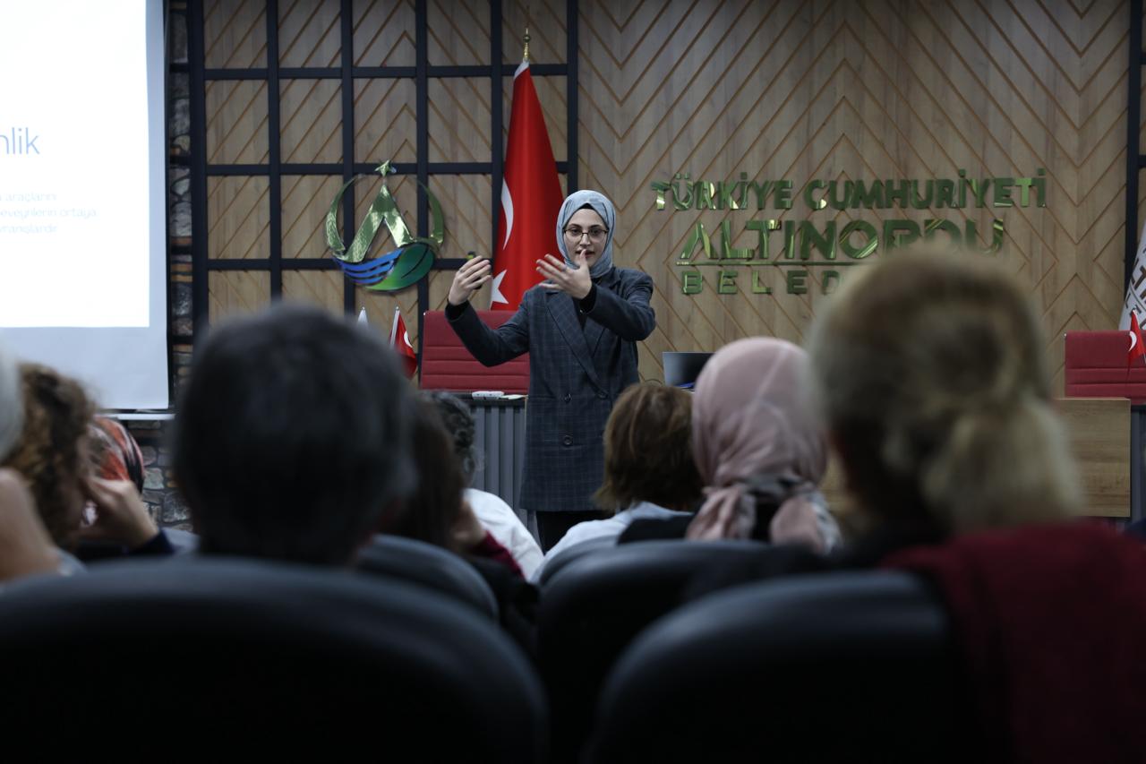 ALTINORDU BELEDİYESİ EBEVEYNLERİ BİLGİLENDİRDİ
