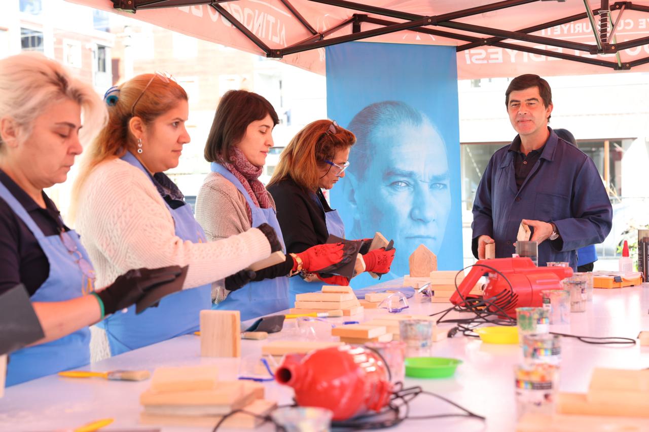 KADINLAR USTA OLUYOR!