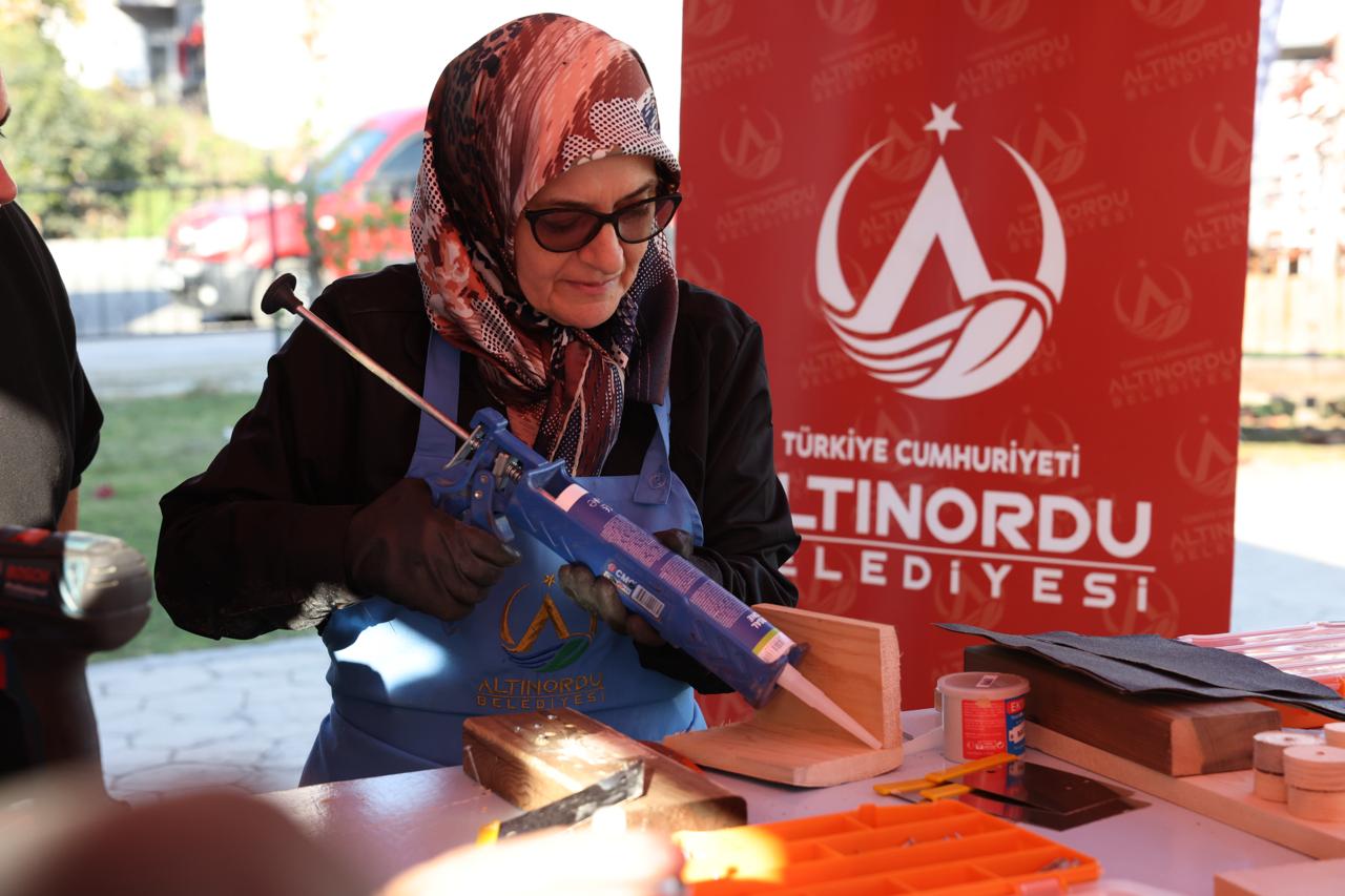 KADINLAR USTA OLUYOR!