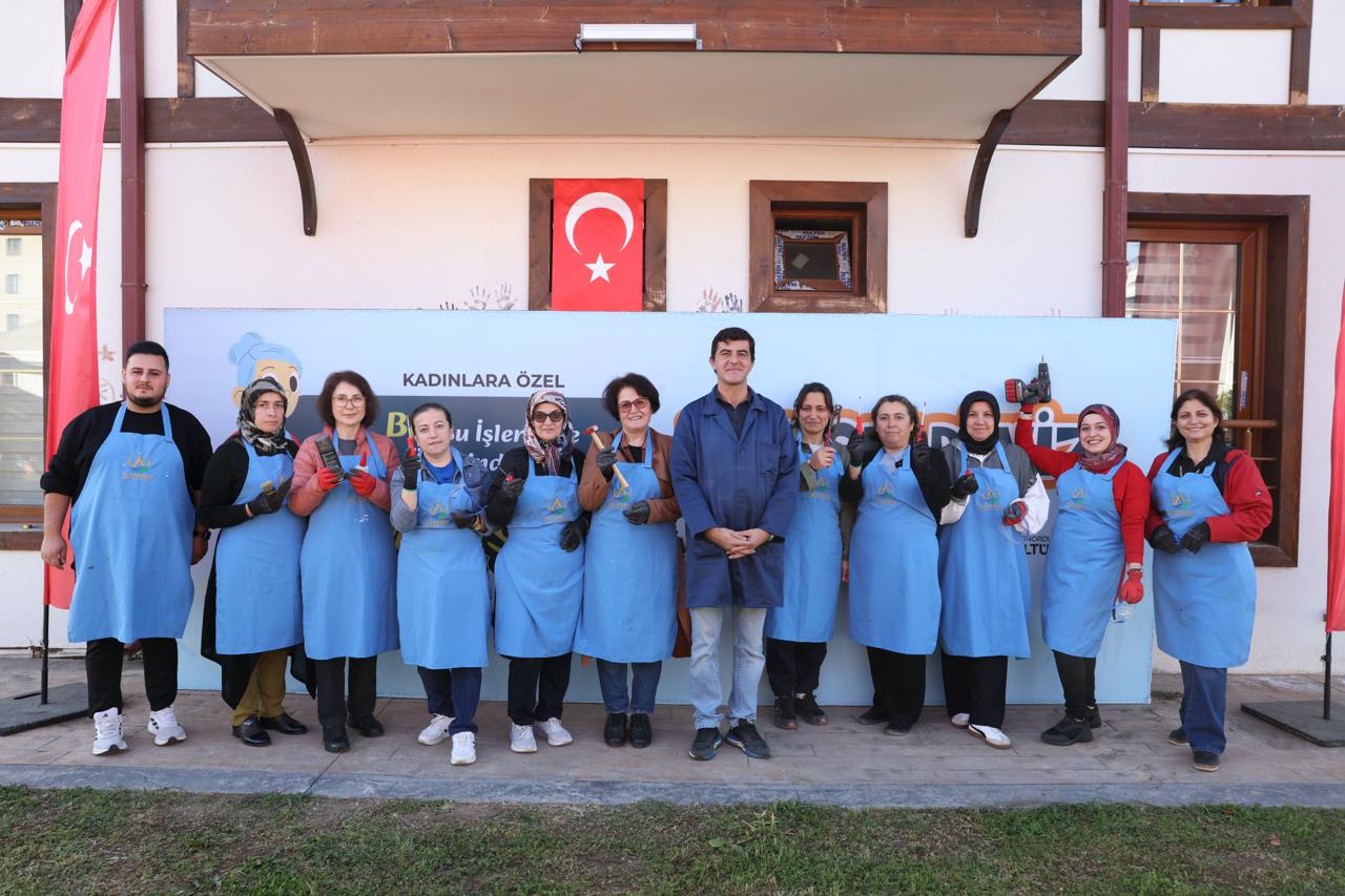 KADINLAR USTA OLUYOR!