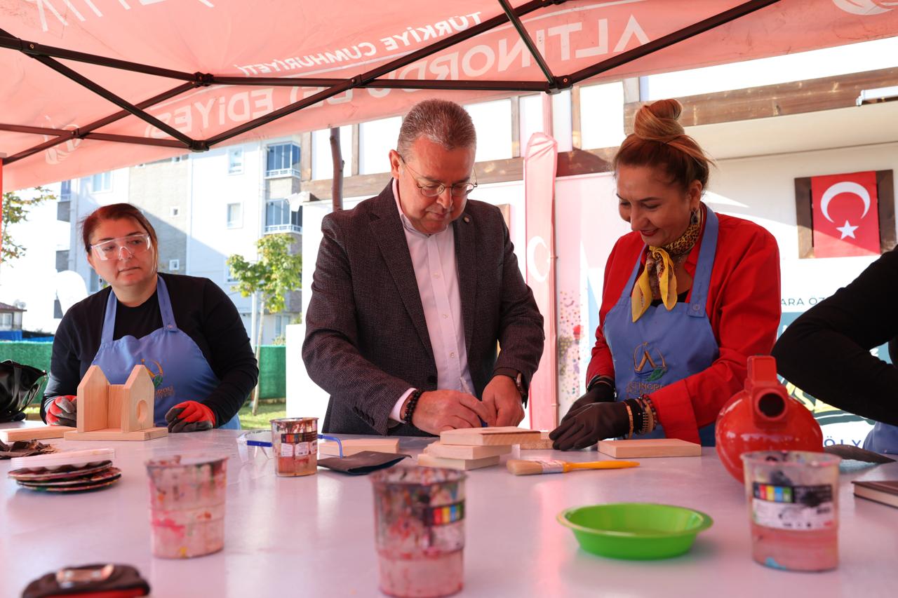 KADINLAR USTA OLUYOR!