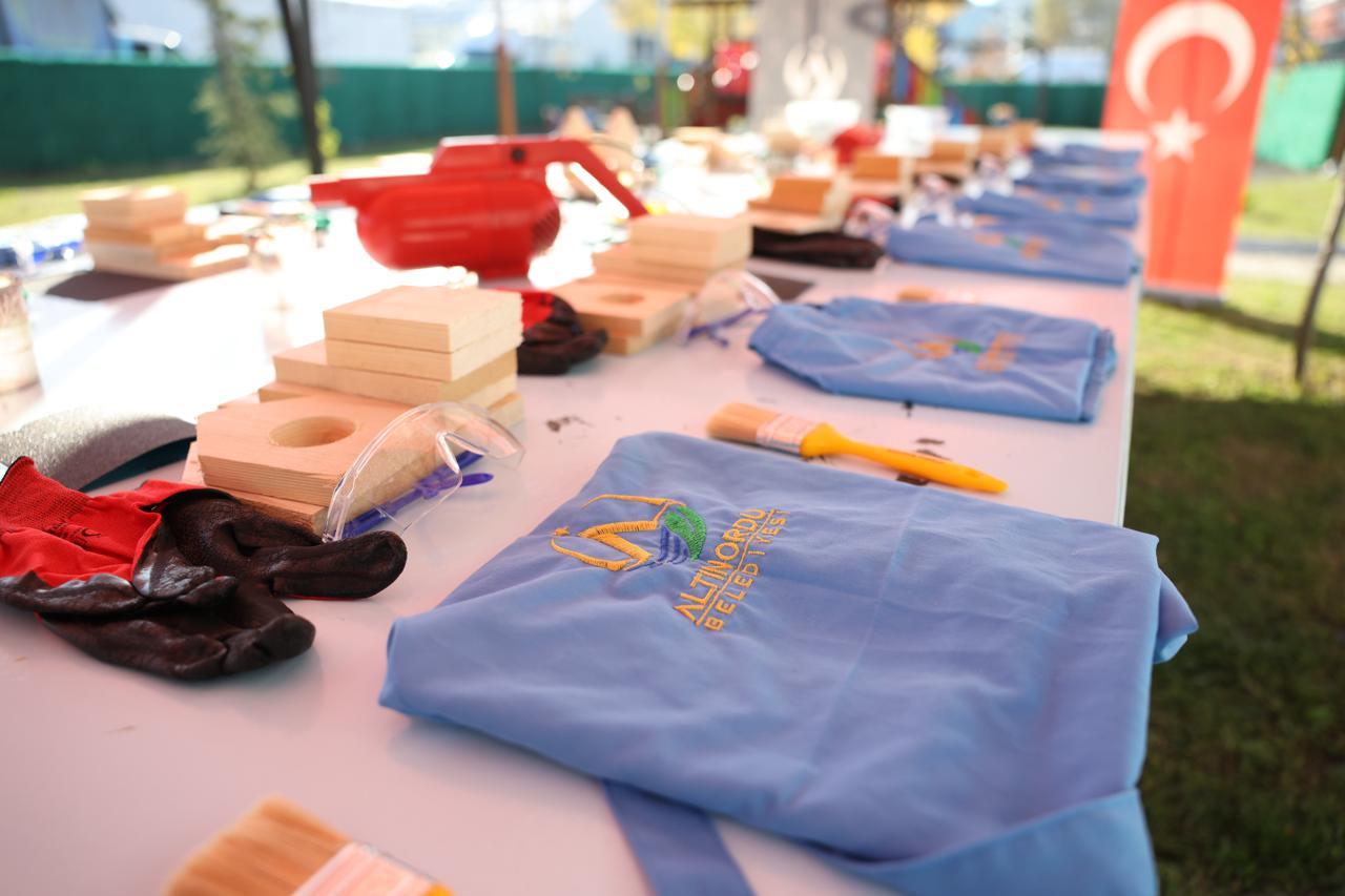 KADINLAR USTA OLUYOR!