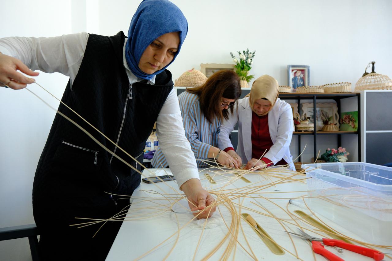 ALTINORDU BELEDİYESİ 14 FARKLI ALANDA KURS VERİYOR