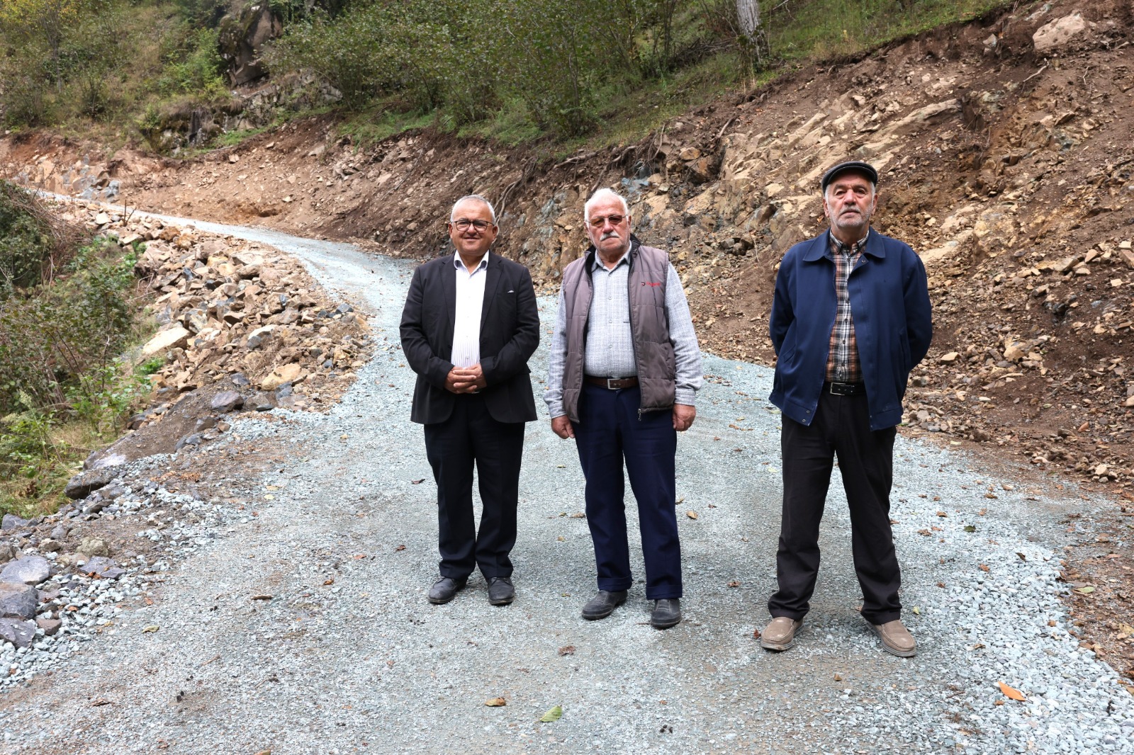 ALTINORDU BELEDİYESİ VATANDAŞLARIN YOL GENİŞLETME İSTEĞİNİ GERÇEKLEŞTİRDİ