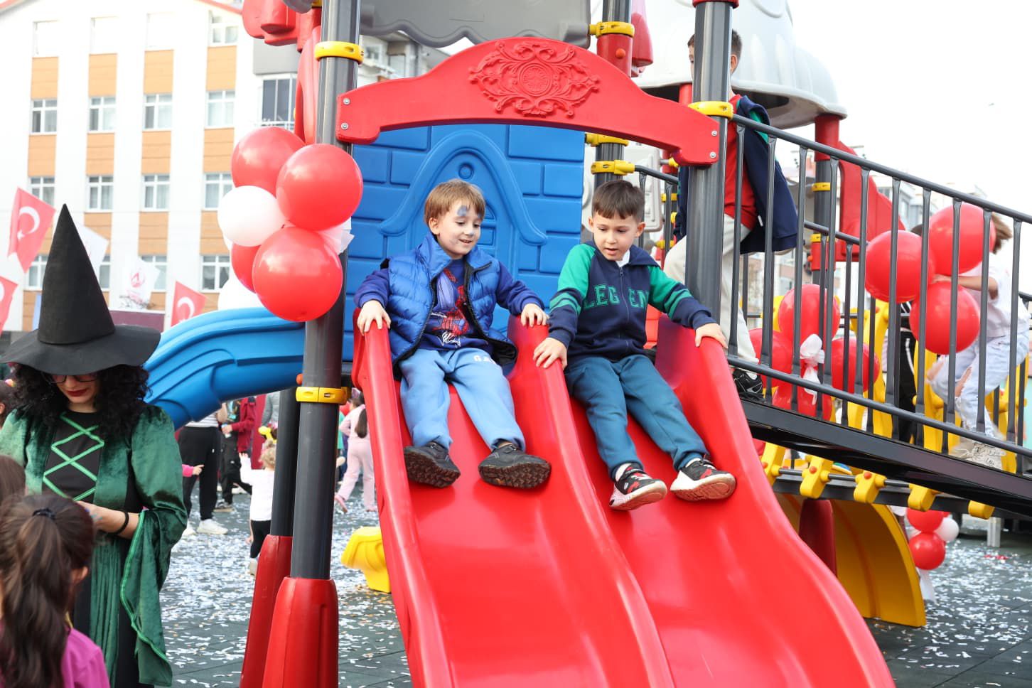 ŞEHİT KANİ OBİ PARK VE ÇOCUK BAHÇESİ HİZMETE AÇILDI