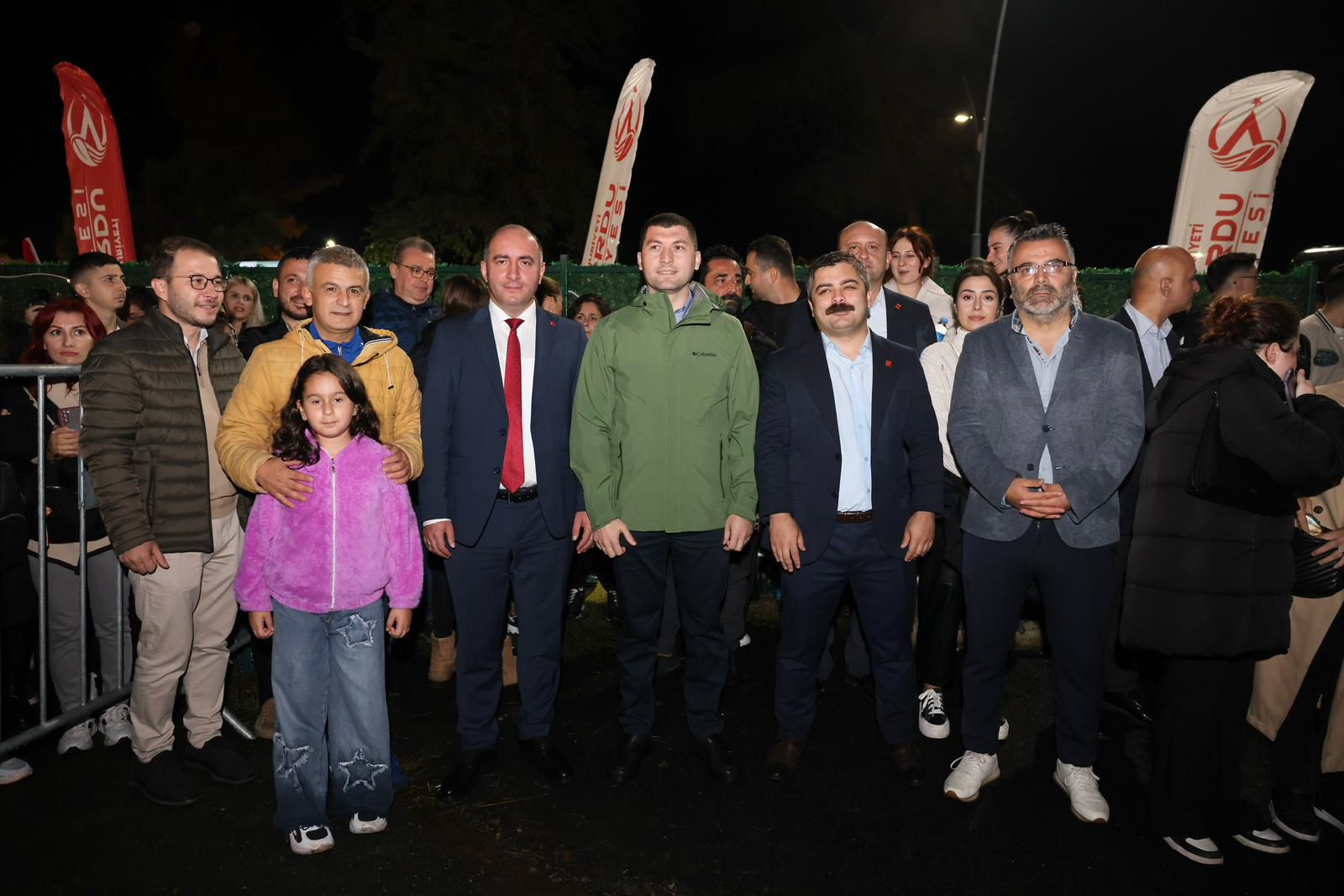 ZAKKUM KONSERİNE YOĞUN KATILIM