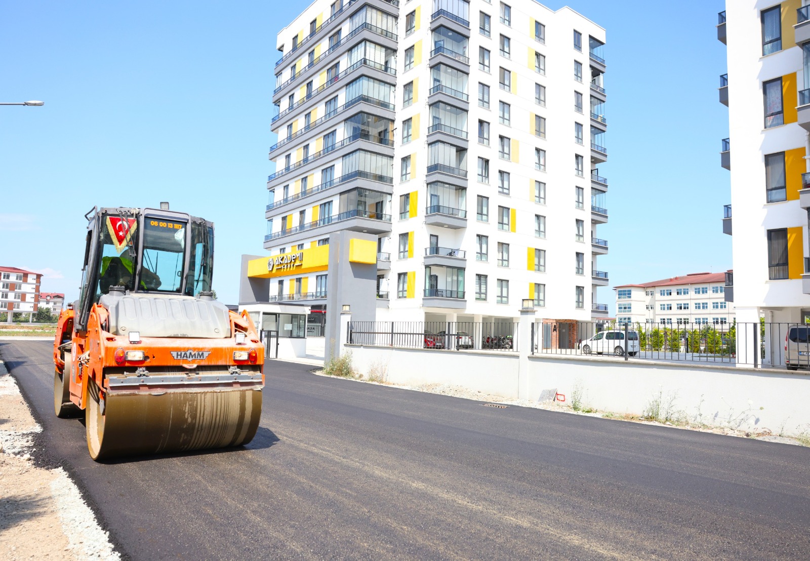 ALTINORDU BELEDİYESİ’NDEN 1,5 YILDA 10 KİLOMETRE SICAK ASFALT YATIRIMI