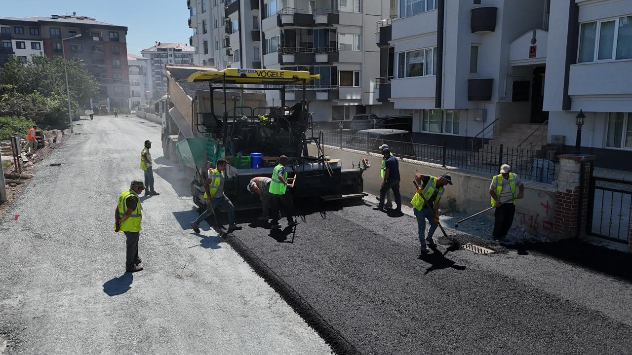 ALTINORDU BELEDİYESİ’NDEN 1,5 YILDA 10 KİLOMETRE SICAK ASFALT YATIRIMI