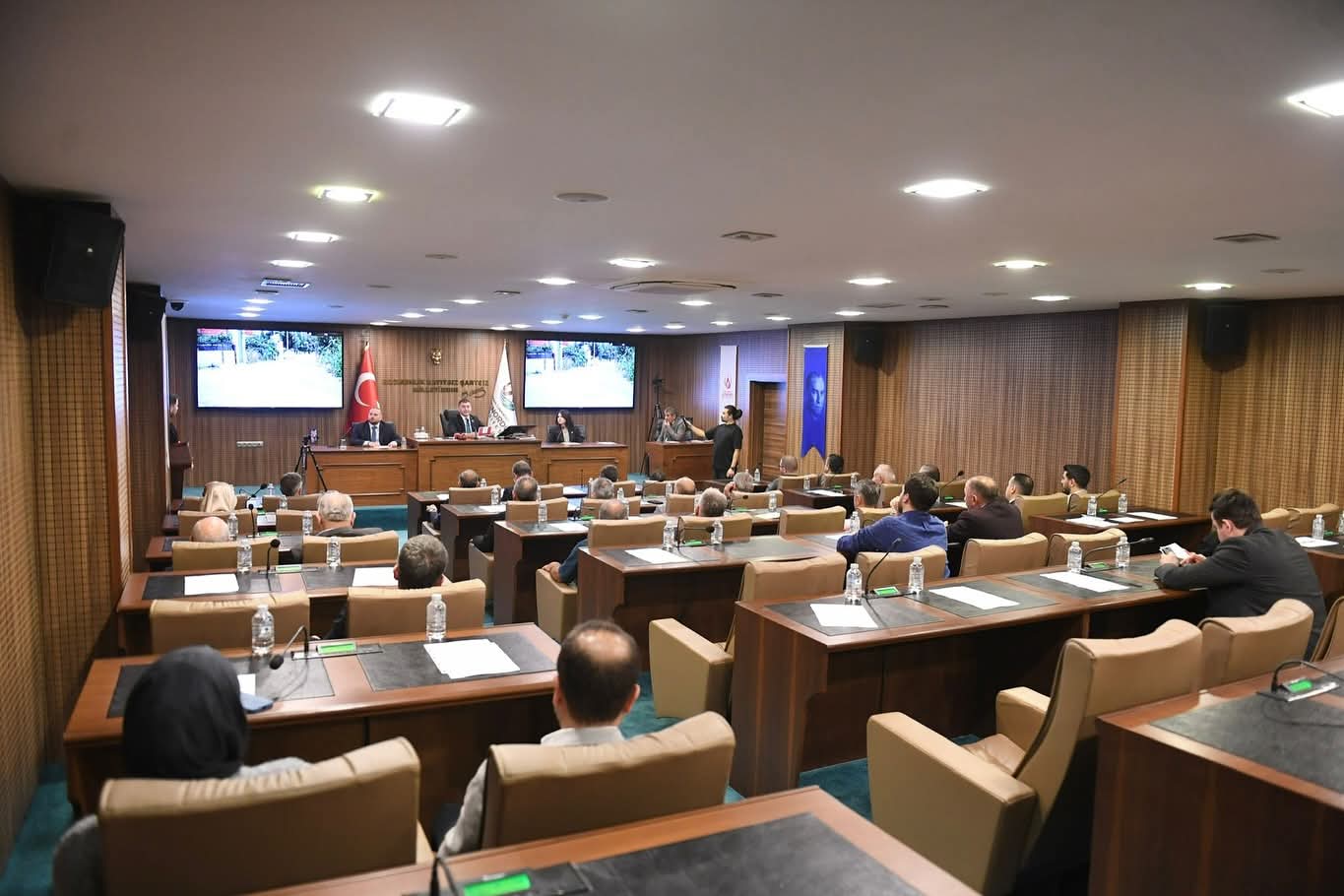 KONSERVATUAR, 7/24 KAFE, REFAKATÇİ EVİ VE DAHA FAZLASI