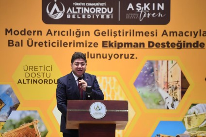 HER ŞARTTA ÜRETİCİSİNİN YANINDA OLAN ALTINORDU BELEDİYESİ’NDEN BİR DESTEK DE ARICILAR VE BAL ÜRETİCİLERİNE