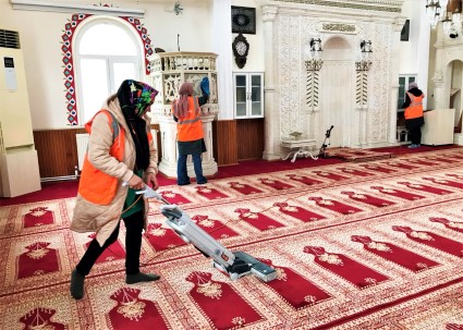 ALTINORDU BELEDİYESİ CAMİLERİ RAMAZAN’A HAZIRLIYOR