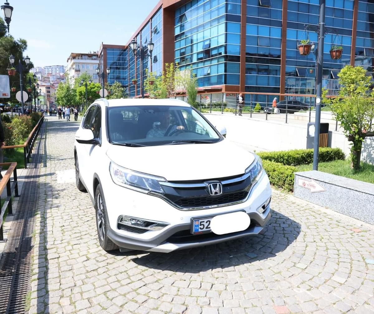 Başkan Tepe, Verdiği Sözleri Bir Bir Yerine Getiriyor  OKULLAR CADDESİ YENİDEN ULAŞIMA AÇILDI