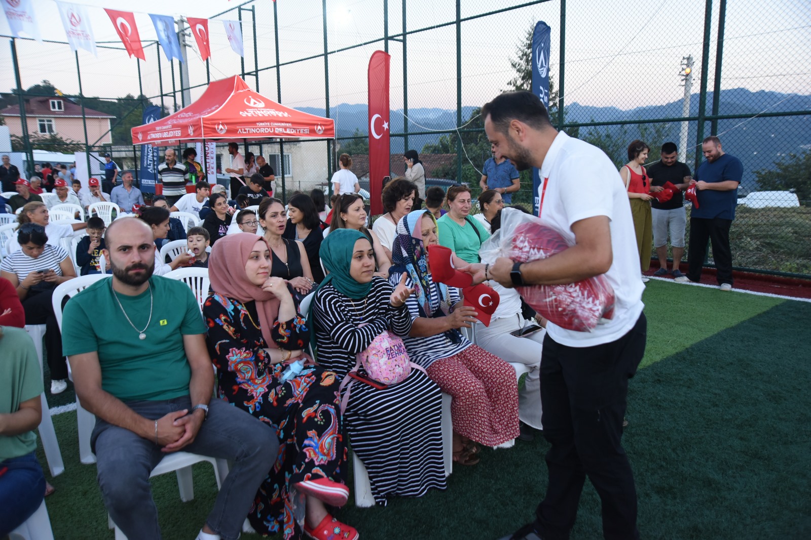 Altınordu Belediyesi, coşkuyu kırsal mahallelere taşıyor