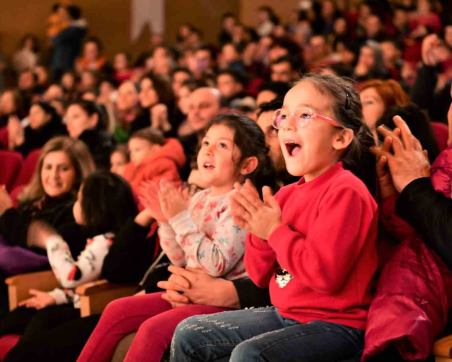 ALTINORDU BELEDİYESİ’NİN ÇOCUKLARA KARNE HEDİYESİ ‘SEVİMLİ DOSTLAR’ İZLEYİCİ İLE BULUŞTU