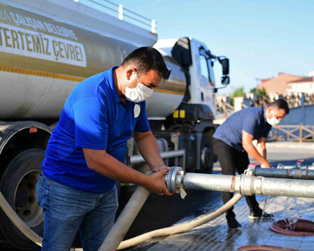 MAHALLELERİMİZDE SU SIKINTISI YAŞANMAMASI İÇİN GECE-GÜNDÜZ GÖREV BAŞINDAYIZ