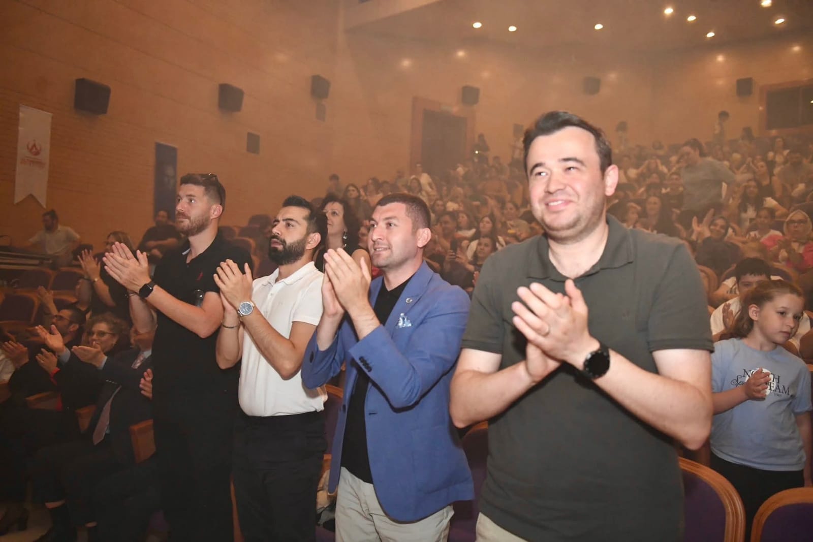 KYBELE GENÇLİK KOROSU BÜYÜLEDİ