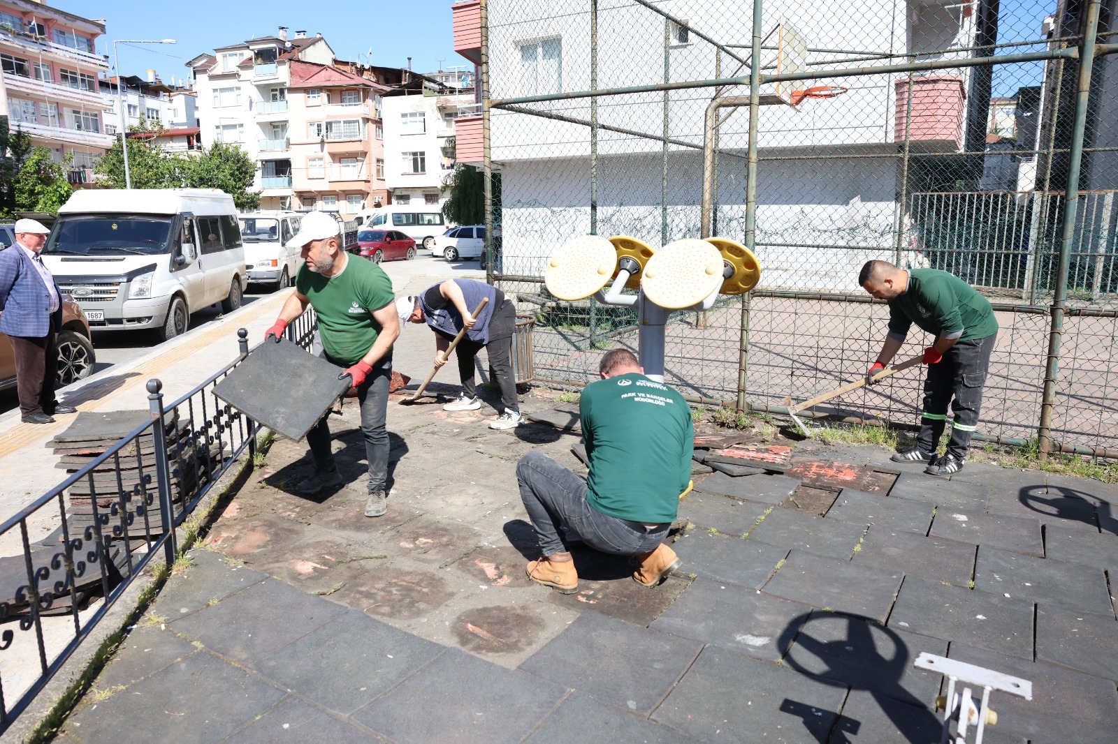 ‘PARK HAREKÂTI’ İLE ÇOCUKLARA GÜVENLİ OYUN ALANLARI OLUŞTURULUYOR