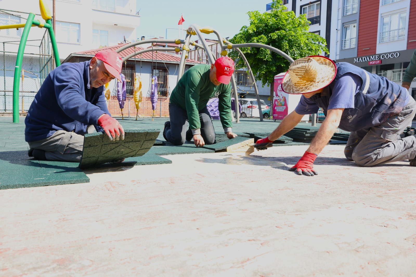 ‘PARK HAREKÂTI’ İLE ÇOCUKLARA GÜVENLİ OYUN ALANLARI OLUŞTURULUYOR