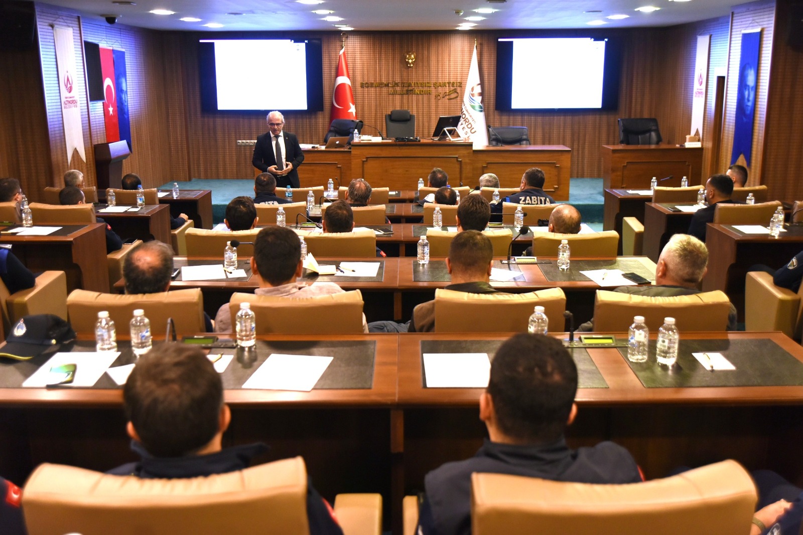 ALTINORDU BELEDİYESİ’NDEN PERSONELLERE 4 EĞİTİM