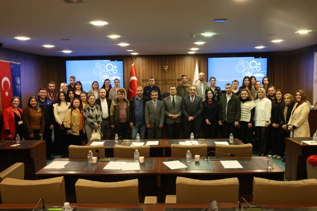 ALTINORDU BELEDİYESİ’NDEN PERSONELLERE 4 EĞİTİM