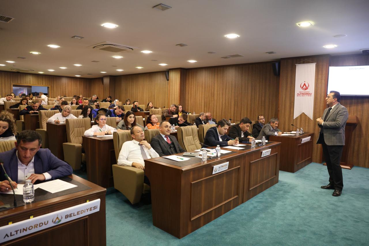 ALTINORDU BELEDİYESİ’NDEN PERSONELLERE 4 EĞİTİM