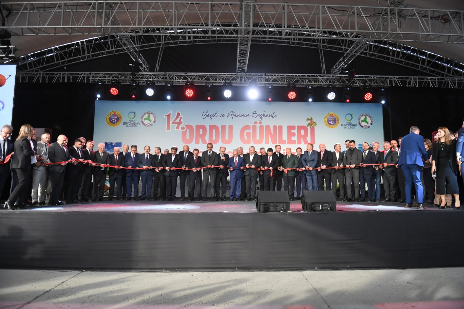 İSTANBUL’DA ALTINORDU RÜZGARI ESİYOR