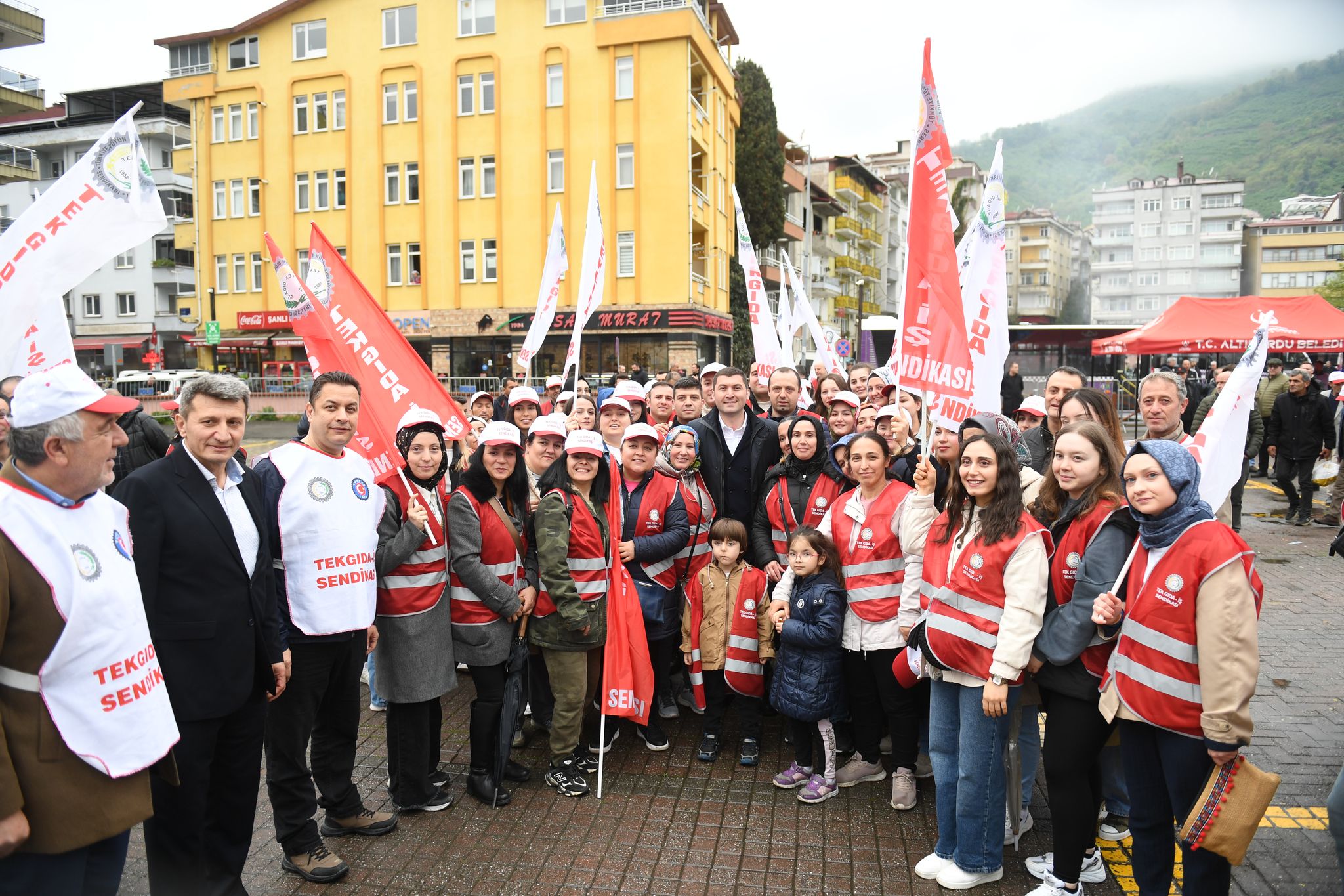 BAŞKAN TEPE'DEN 1 MAYIS'A DESTEK