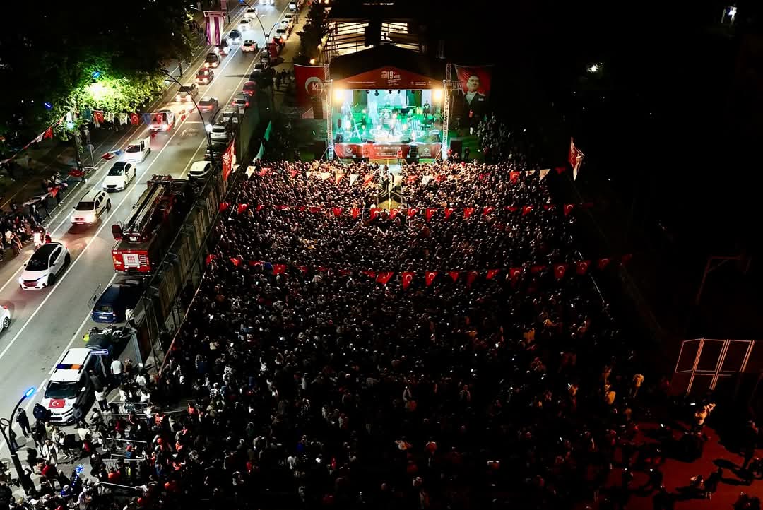 GENÇLİK HAFTASI’NDA SONER ARICA FIRTINASI ESTİ