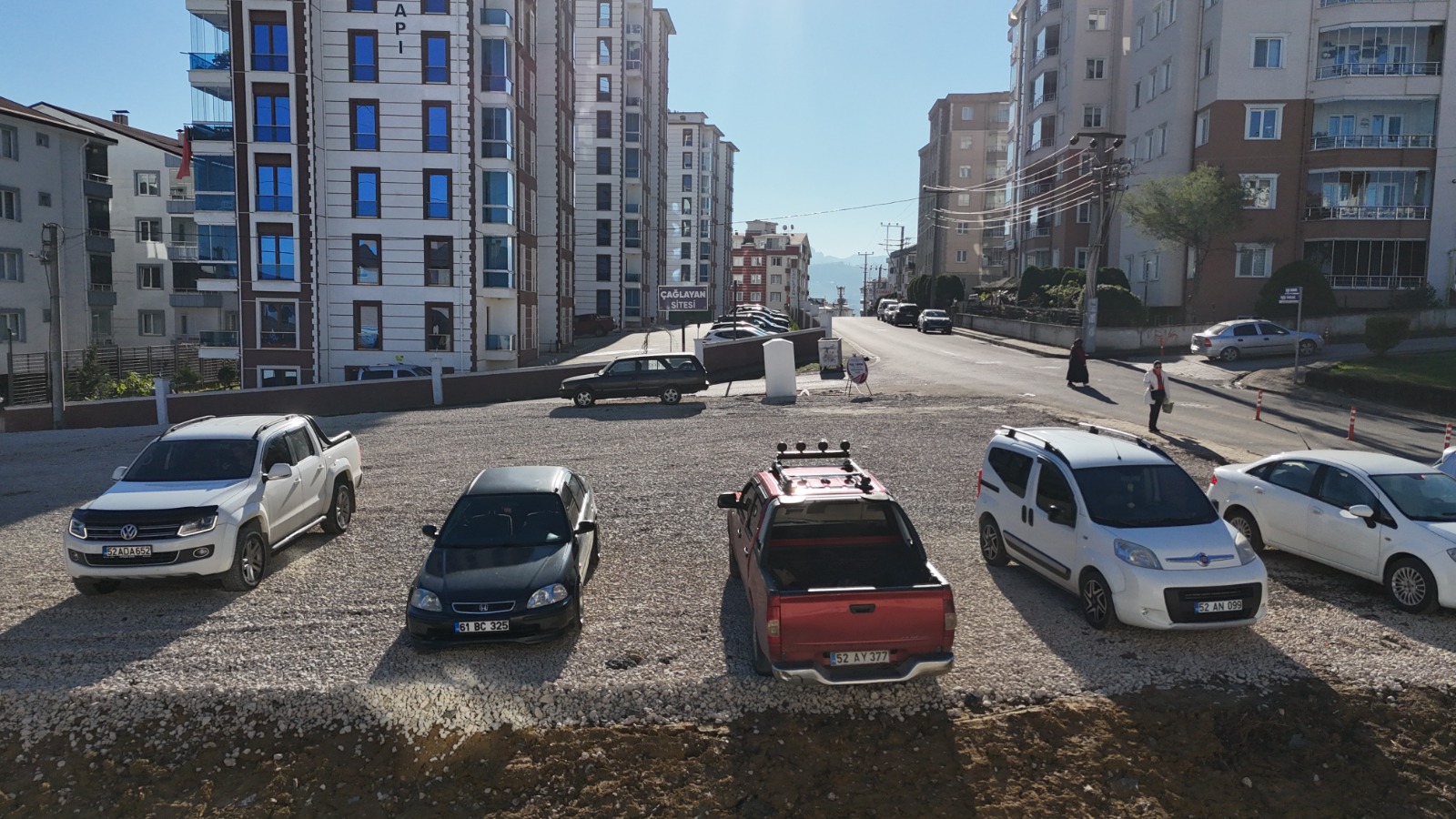 ALTINORDU’DA ATIL ALANLAR GEÇİCİ OTOPARK ALANI YAPILIYOR