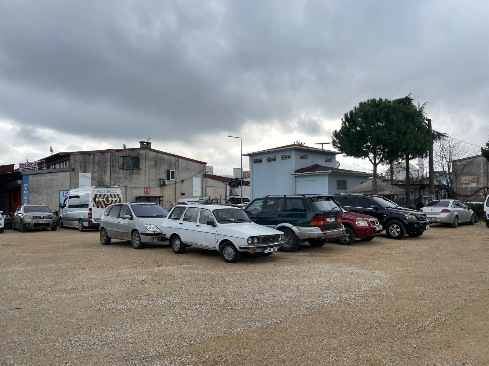 ALTINORDU’DA ATIL ALANLAR GEÇİCİ OTOPARK ALANI YAPILIYOR